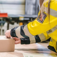 Evropská unie zavádí nově manipulační poplatek 2 EUR na dovoz zásilek ze třetích zemí